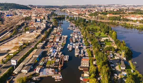 Vltava ukázala svou sílu, ale pražský přístav stál pevně