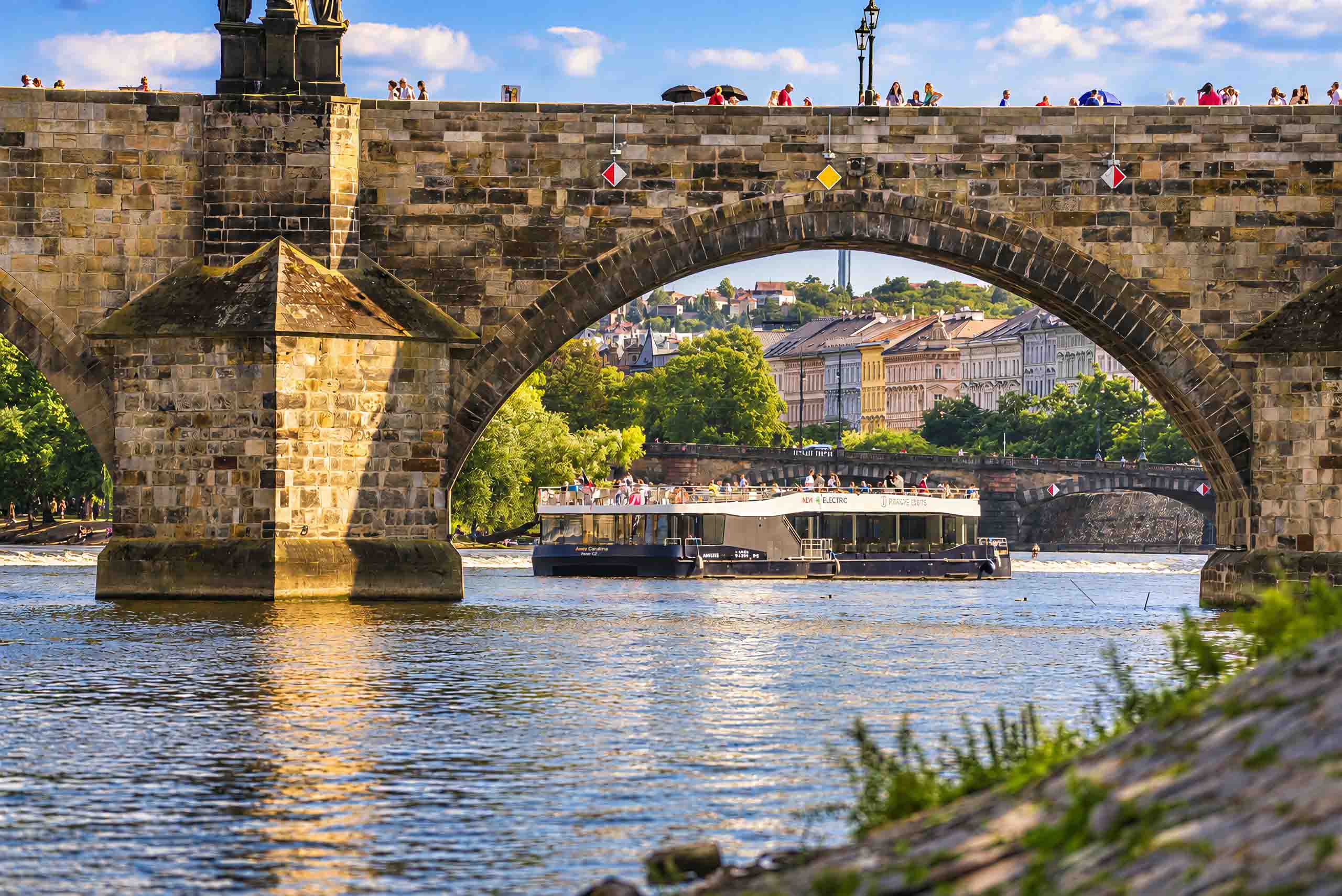 Anna Carolina on the Vltava